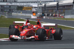 Shummy in front of Rubinho