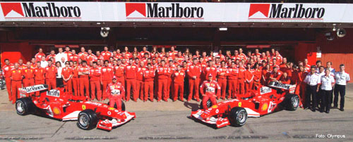The Ferrari Team before
their training sessions