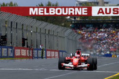 Rubens bei Start-Finish-Linie