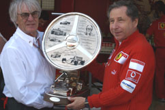 Wheatcroft Trophy f&uuml;r Ecclestone