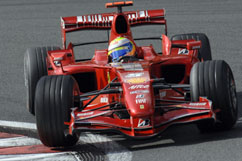 Felipe runs over the curbs