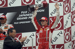 Kimi on the podium