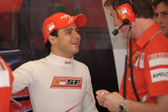 Felipe mit Renningenieur Smedley