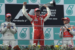 Kimi wieder Sieger