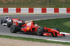 Kimi barely in front at this corner