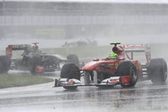 Felipe resists in the rain race