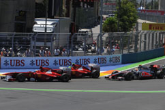 Felipe wird von Fernando in erster Kurve wieder überholt