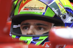 Felipe mit Helm